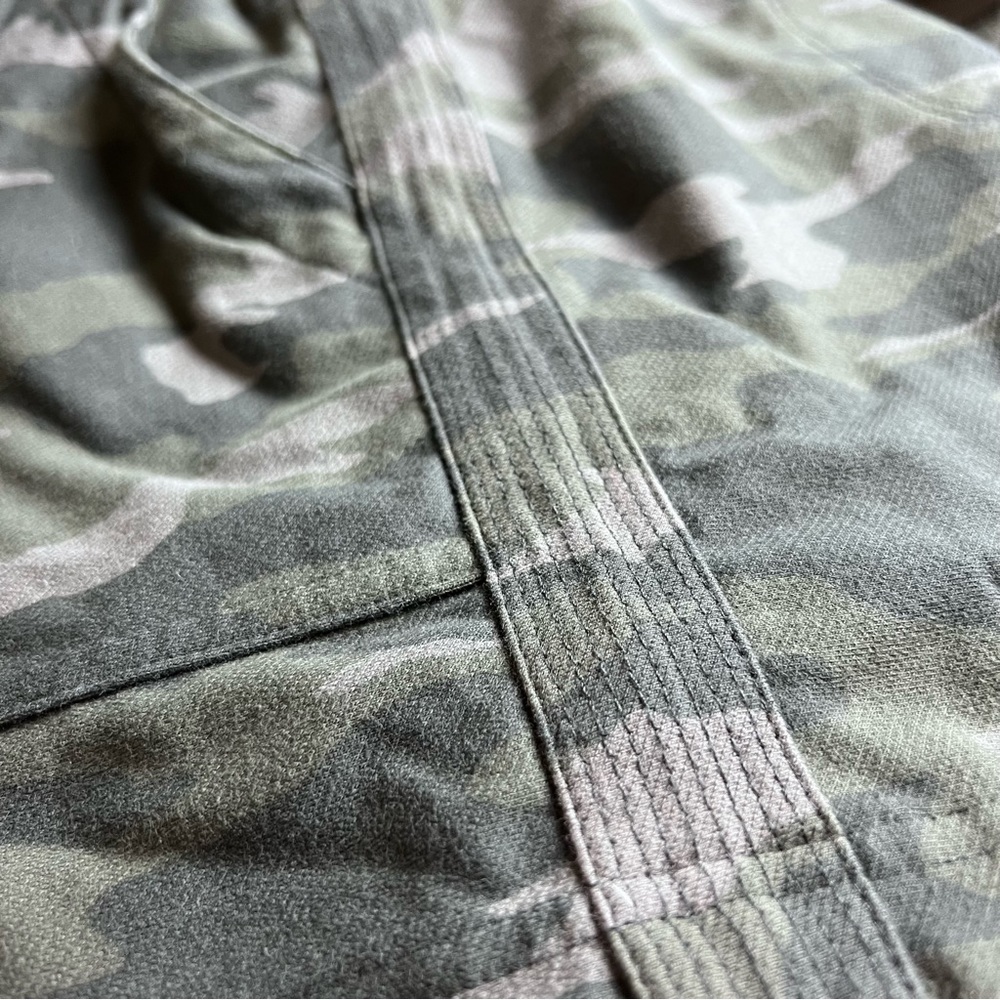 Athleta Camo Farallon Short Size 20 - Picture 7 of 10